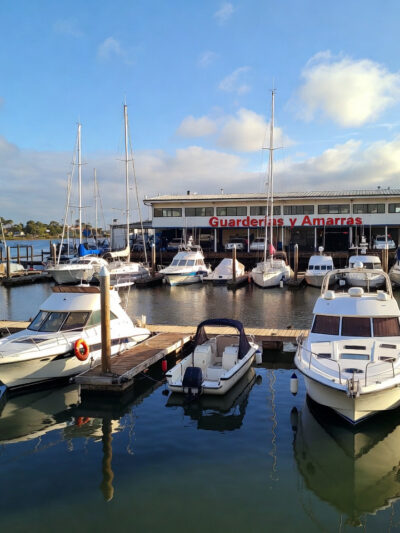Guarderias y Amarras