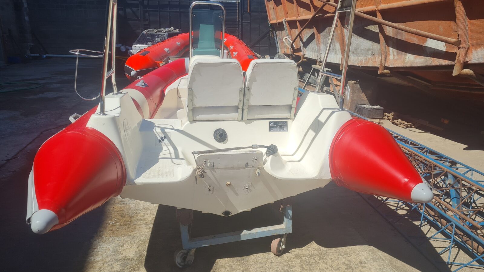 Semirrigido Moon 440