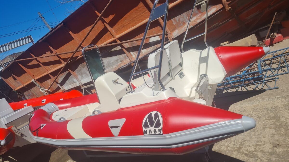 Semirrigido Moon 440