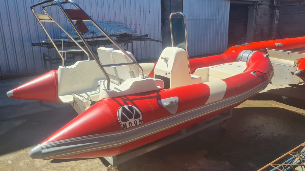 Semirrigido Moon 440