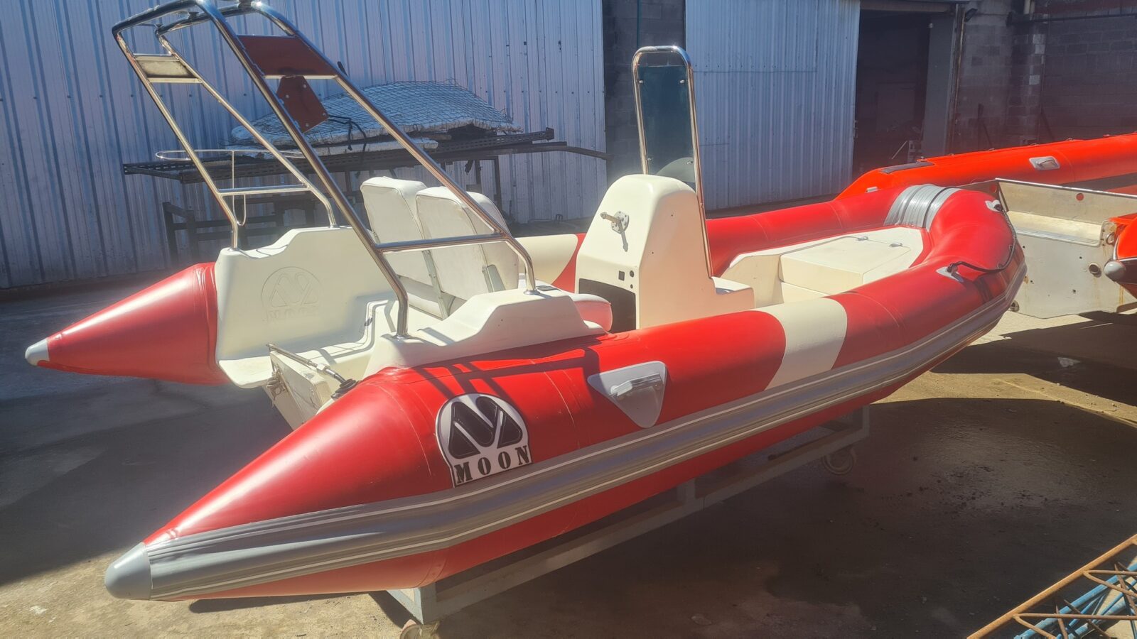 Semirrigido Moon 440