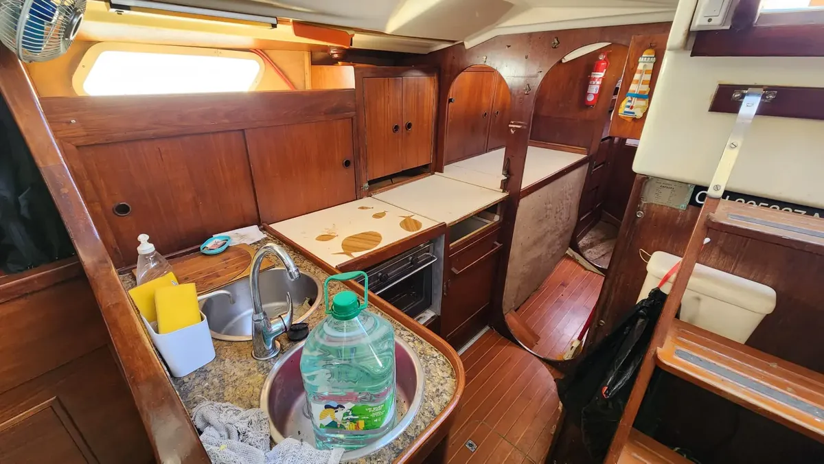 Wauquiez Amphora 38 Sloop Skeg.