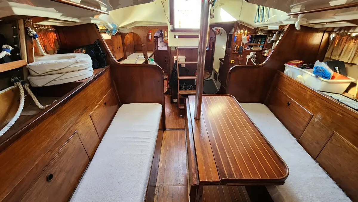 Wauquiez Amphora 38 Sloop Skeg.