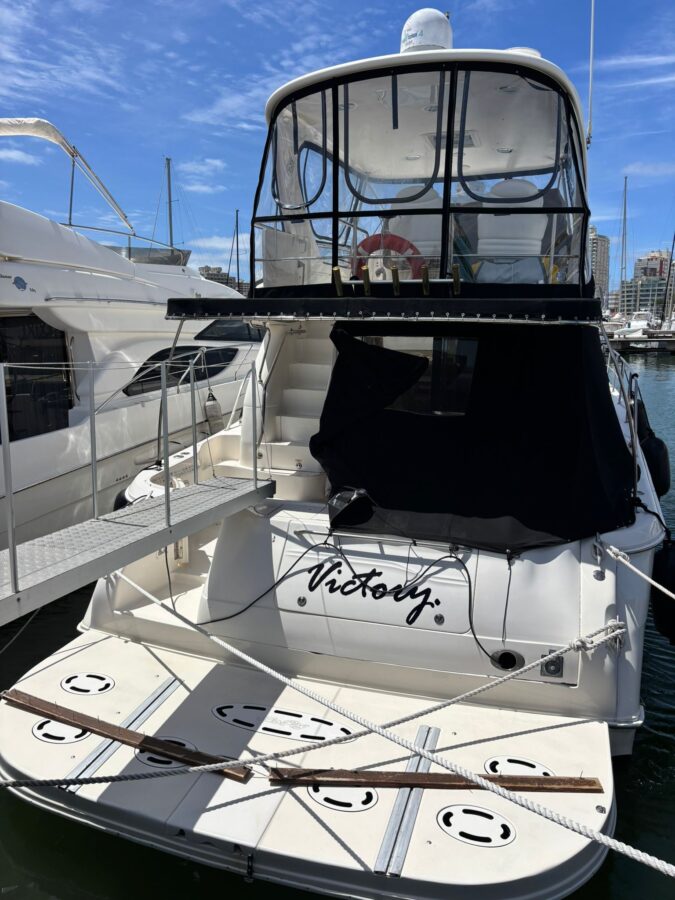 Sea Ray 48 sedan bridge