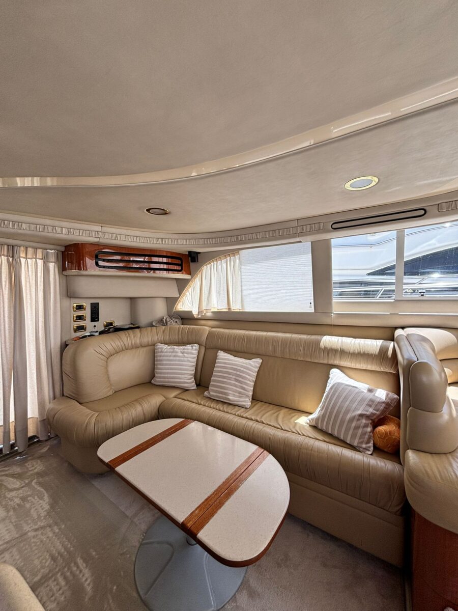 Sea Ray 48 sedan bridge