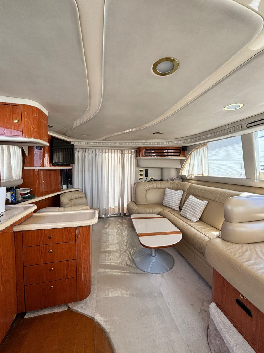 Sea Ray 48 sedan bridge