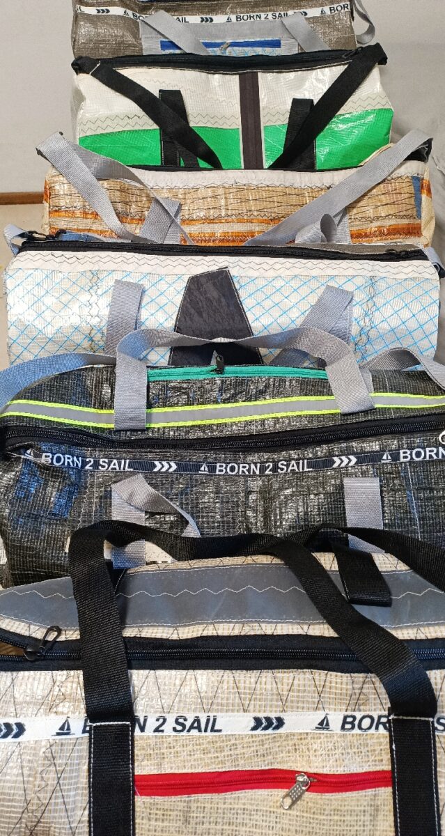 Bolsos mochilas billeteras etc