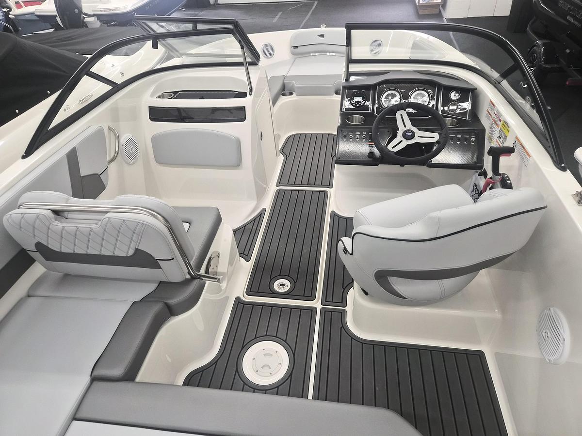 Bayliner VR5