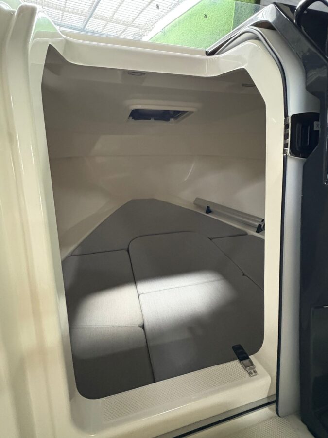 Quicksilver Activ Cabin 555