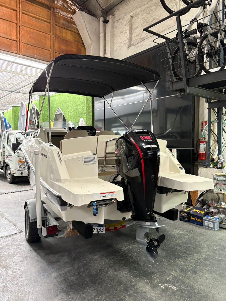 Quicksilver Activ Cabin 555