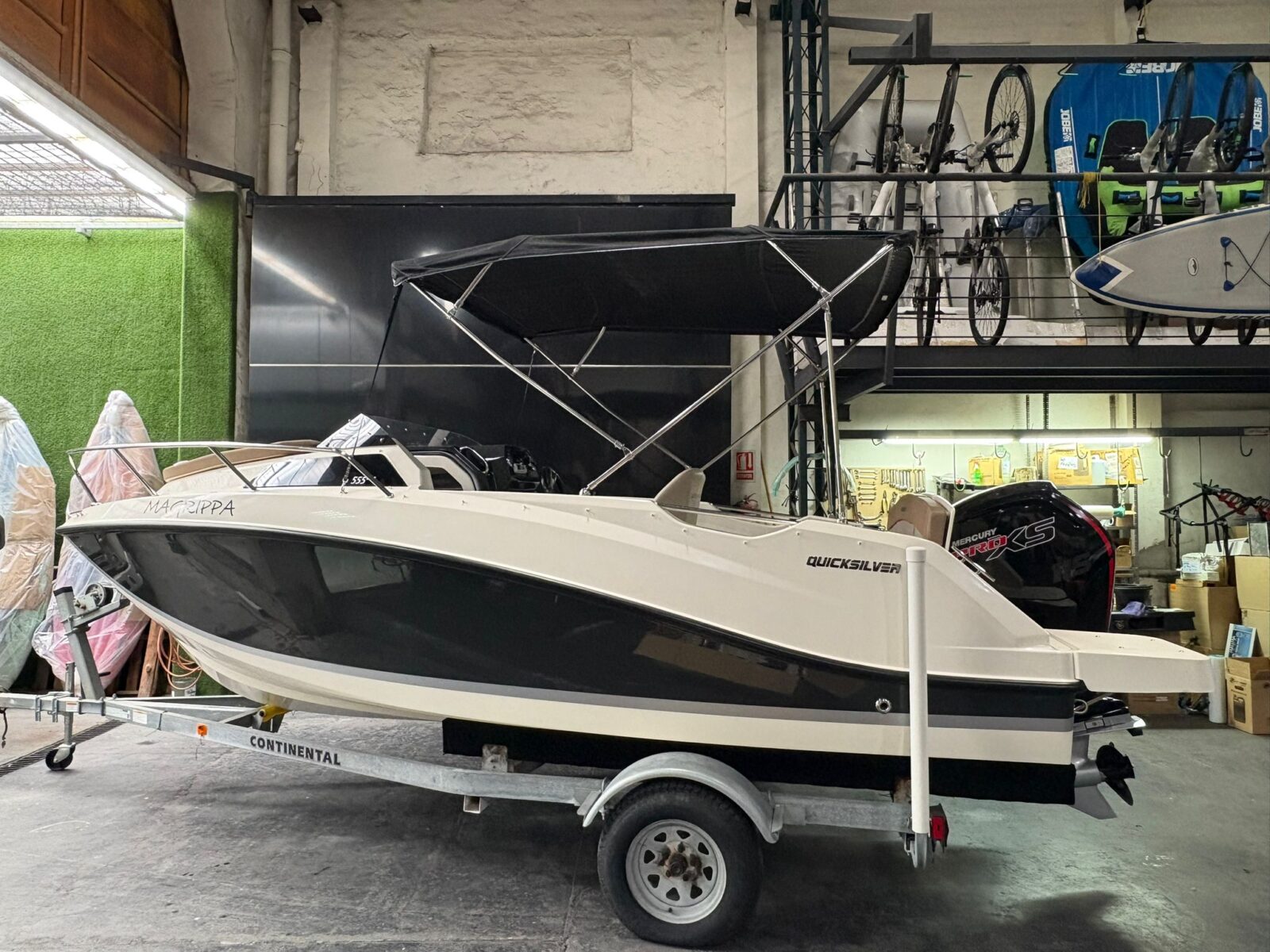 Quicksilver Activ Cabin 555