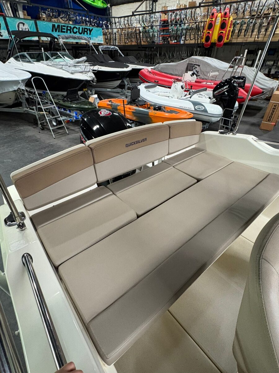 Quicksilver Activ Cabin 555