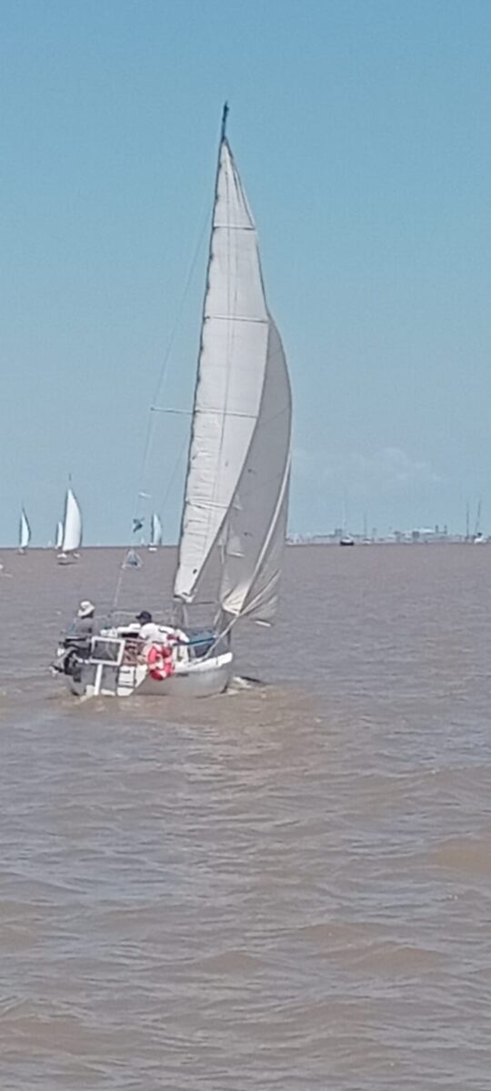 Velero Tucan 22