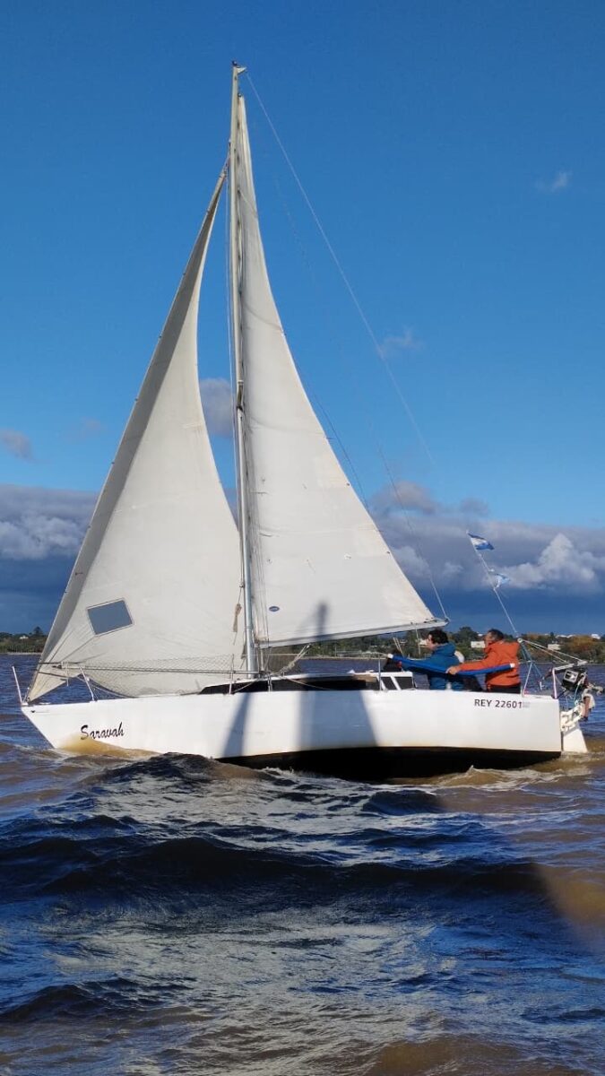 Velero Tucan 22